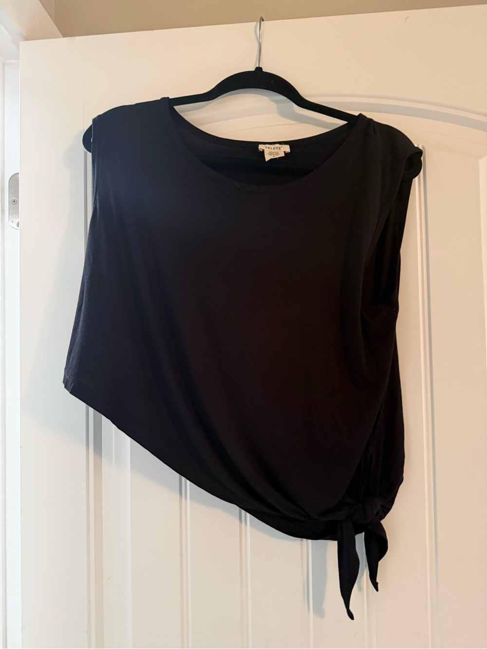 Yelete Black Sleeveless Side Tie Tank Top